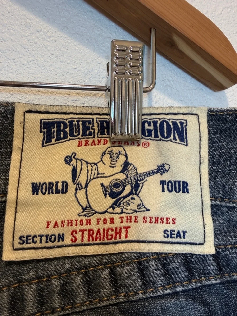 True Religion Distressed Dark Blue Straight Jeans Size 31
